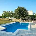 Mandorla With Private Pool بيت للعطل