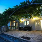بيت للعطل Mandorla With Private Pool *
