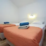 بيت للعطل Mandorla With Private Pool زادار
