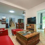 بيت للعطل Mandorla With Private Pool