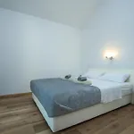 Mandorla With Private Pool بيت للعطل زادار