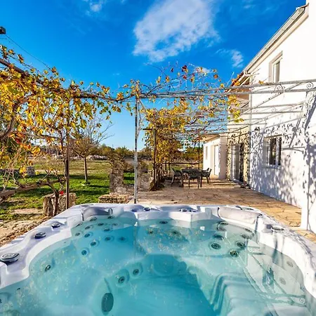 Mandorla With Private Pool Holiday home Zadar