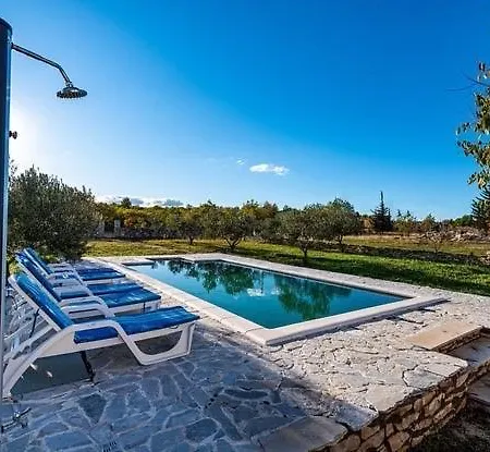 Mandorla With Private Pool *