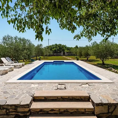Mandorla With Private Pool Holiday home Zadar