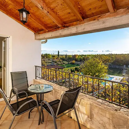 Holiday home Mandorla With Private Pool Zadar