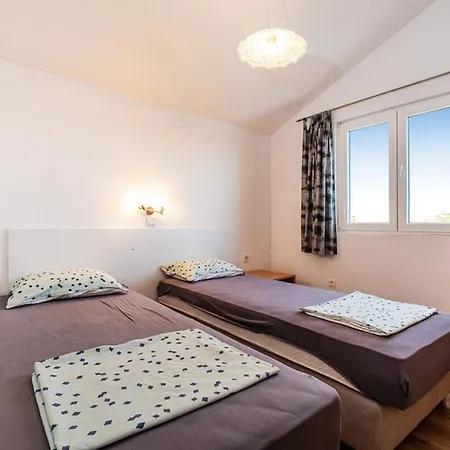 Holiday home Mandorla With Private Pool Zadar