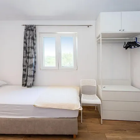 Holiday home Mandorla With Private Pool Zadar