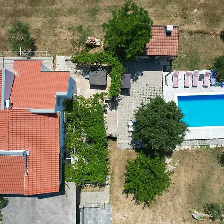 My Dalmatia - Mandorla With Private Pool And Jacuzzi בית נופש זאדאר