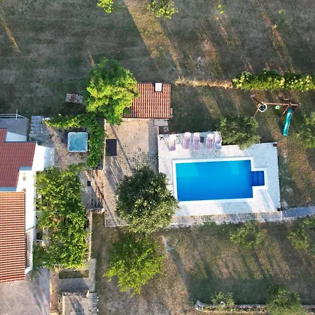 My Dalmatia - Mandorla With Private Pool And Jacuzzi בית נופש זאדאר