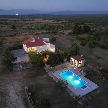 Будинок відпочинку Mandorla With Private Pool Задар