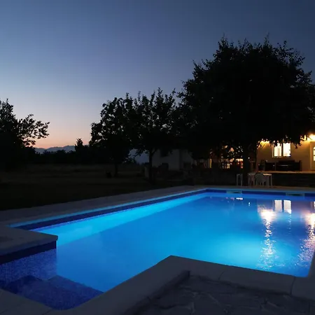 Mandorla With Private Pool *