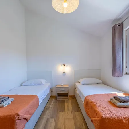 בית נופש My Dalmatia - Mandorla With Private Pool And Jacuzzi זאדאר
