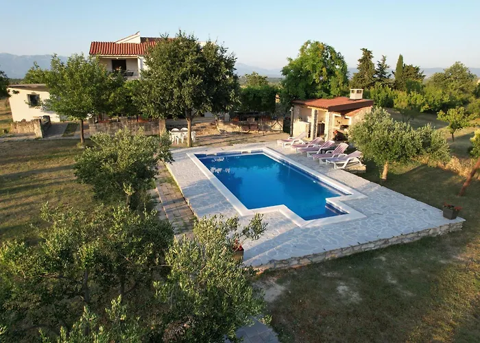 Mandorla With Private Pool