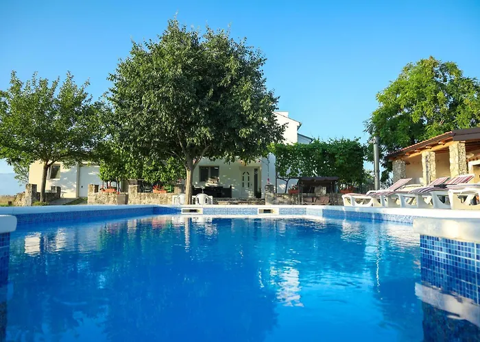 Mandorla With Private Pool *