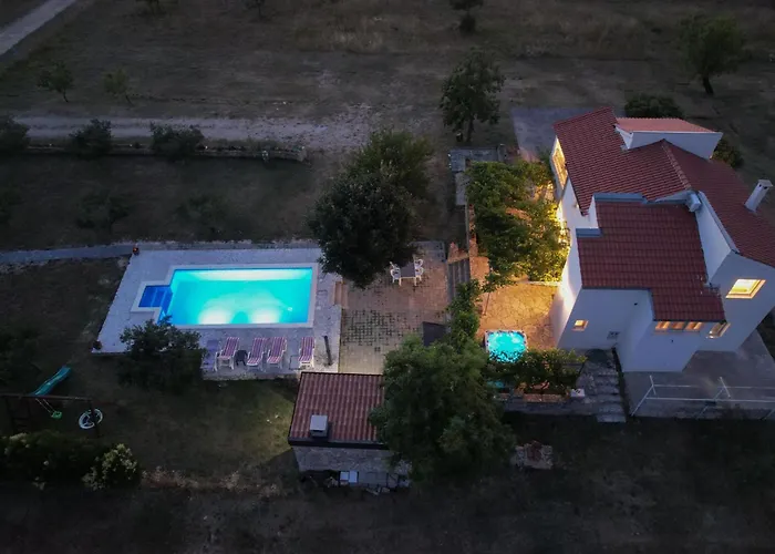 Mandorla With Private Pool