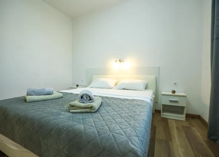 Mandorla With Private Pool